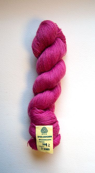 Hovedbilde Røros brodergarn fargenr 346 hespe 100 gr