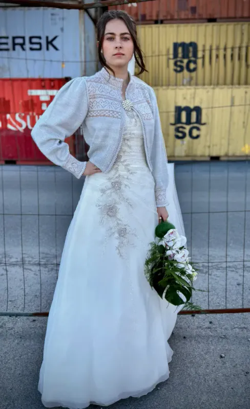 Bunadstrikk mønsterhefte modell 