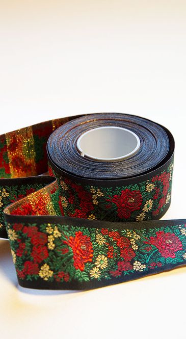 Hovedbilde Blomsterbånd sort/ rød 47mm