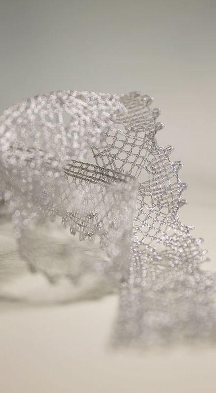 Metallblonde, kniplet 30mm sølv