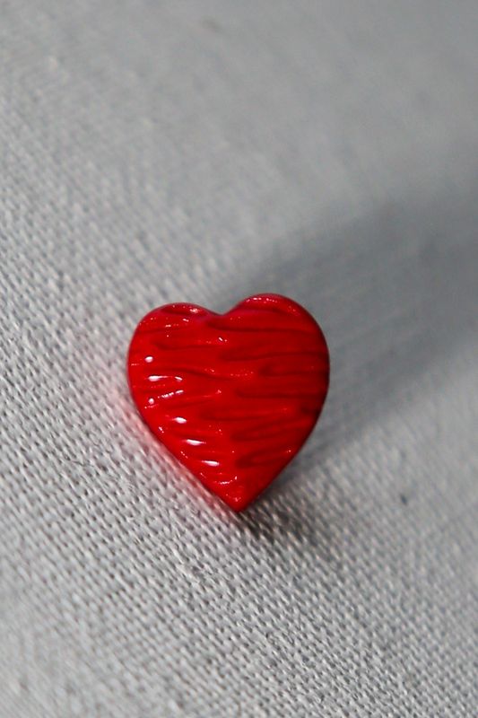 Knapp nylon Rødt Hjerte 12mm
