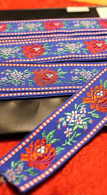 Hovedbilde Blå Blomsterbånd m/ Rød blomster 30mm