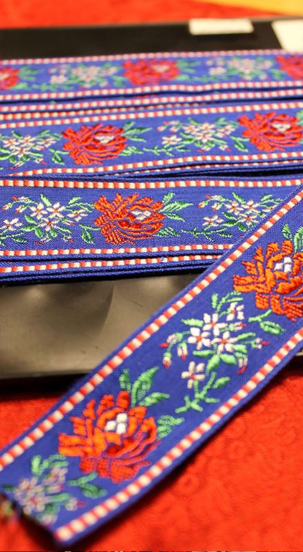 Blå Blomsterbånd m/ Rød blomster 30mm